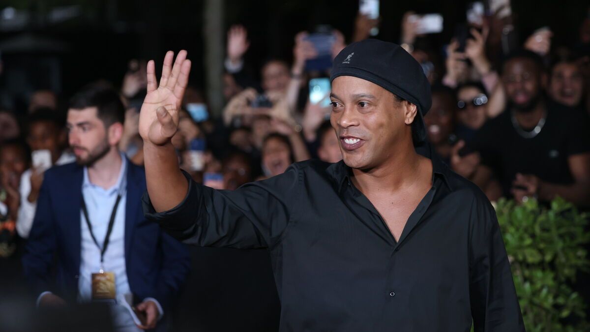 Ronaldinho becomes a model during Paris Fashion Week