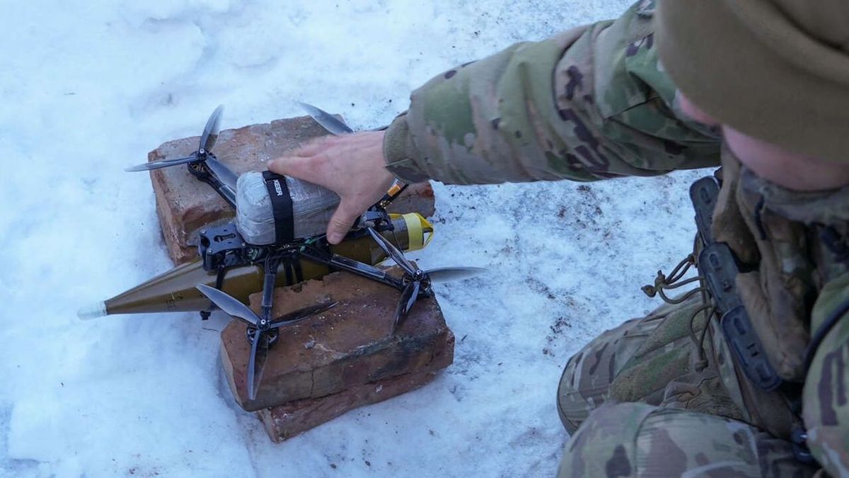 Un dron ucraniano prende fuego a un depósito de petróleo en Rusia, confirman las autoridades