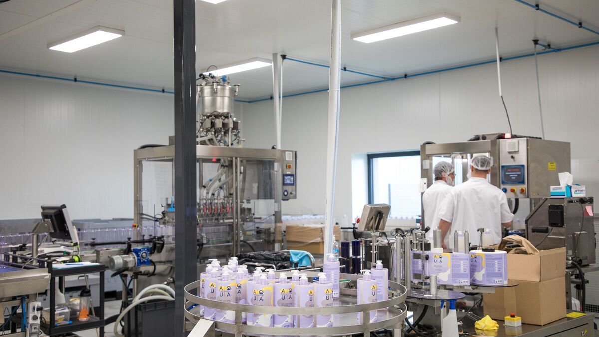 De l'atelier familial à un réseau de 7500 pharmacies : le triomphe des produits cosmétiques bio haute-garonnais.