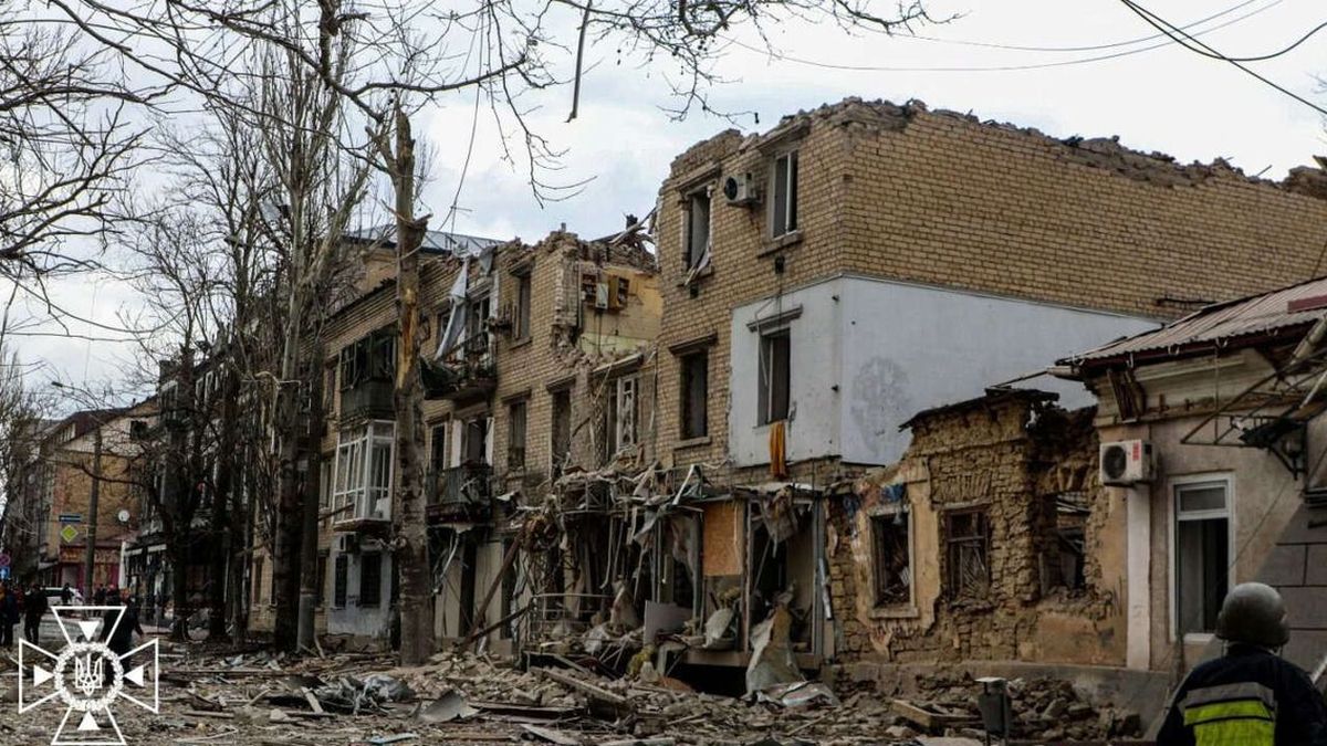 Deux Travailleurs Humanitaires Français Périssent dans un Bombardement Russe ; Une Enquête est Lancée par le Parquet Antiterroriste