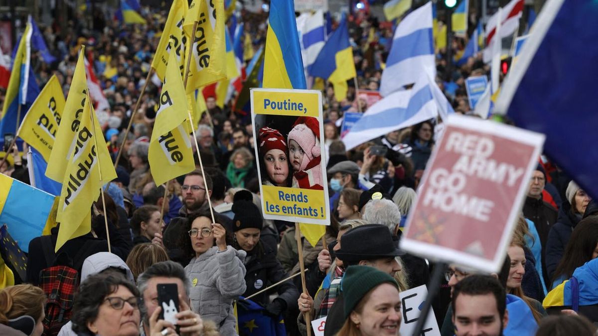 Deux ans après le conflit en Ukraine, les Européens témoignent leur solidarité envers la population ukrainienne