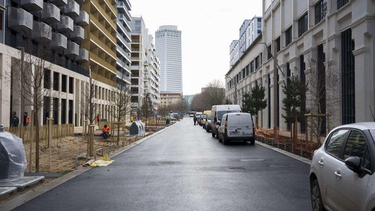 "Grâce aux JO, j'ai pu améliorer notre politique de logement pour les plus démunis", déclare Karim Bouamrane, maire de Saint-Ouen.