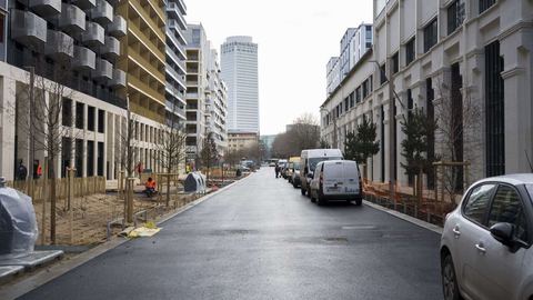 "Grâce aux JO, j'ai pu améliorer notre politique de logement pour les plus démunis", déclare Karim Bouamrane, maire de Saint-Ouen.