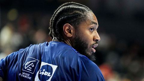 Handball : Benoît Kounkoud, accusé de tentative de viol, a refoulé le terrain avec Kielce