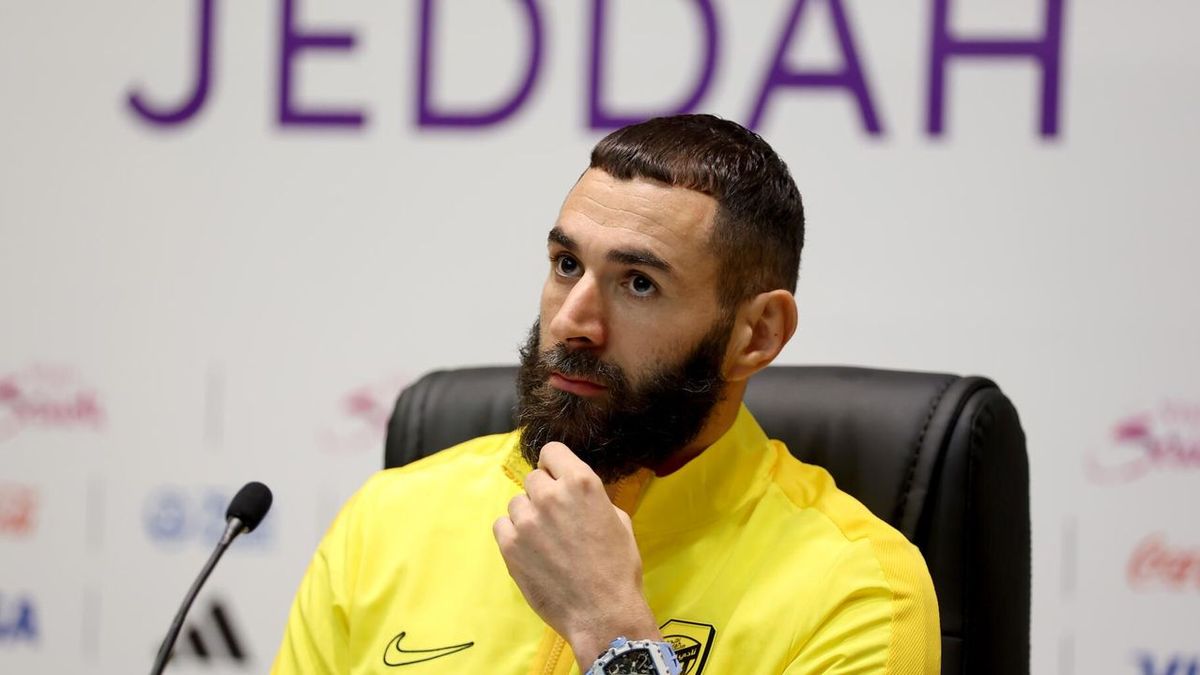 Karim Benzema vuelve al campo con el Al-Ittihad y marca contra su propio campo