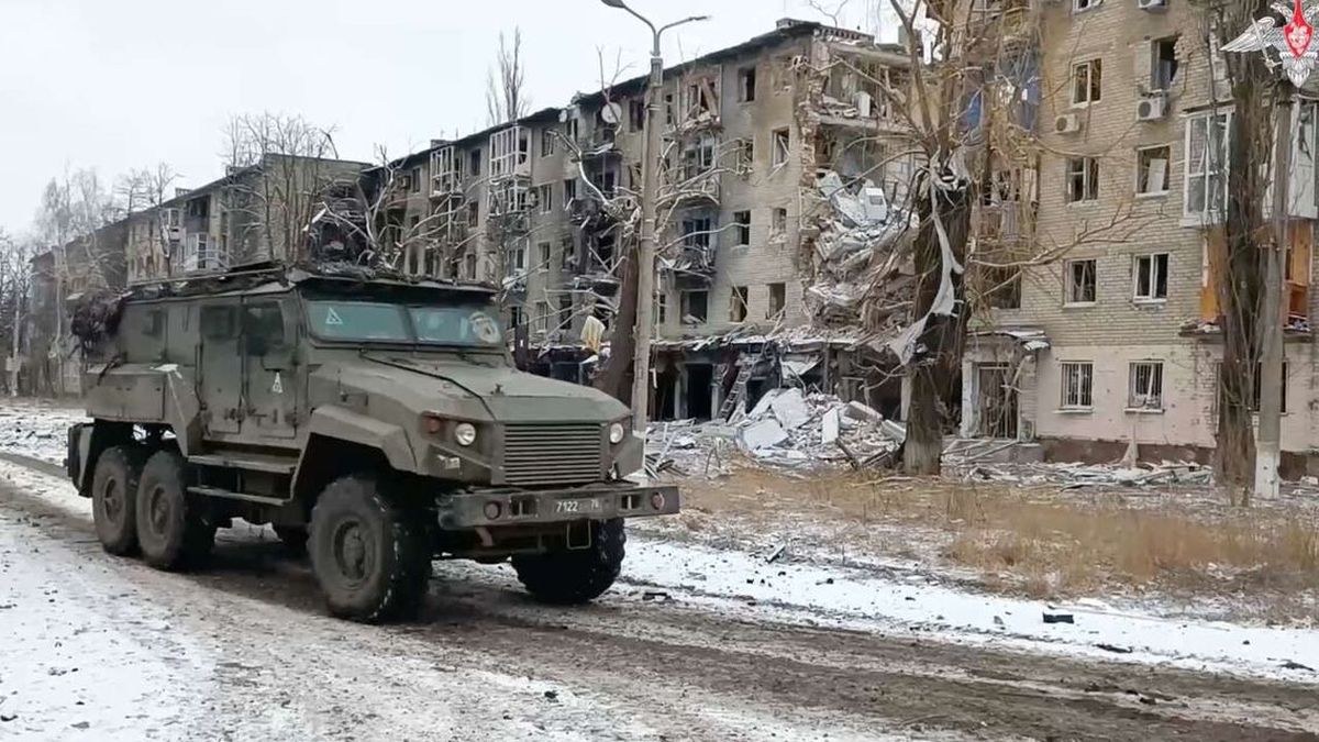 Kiev signale des dizaines d'attaques russes sur les fronts est et sud