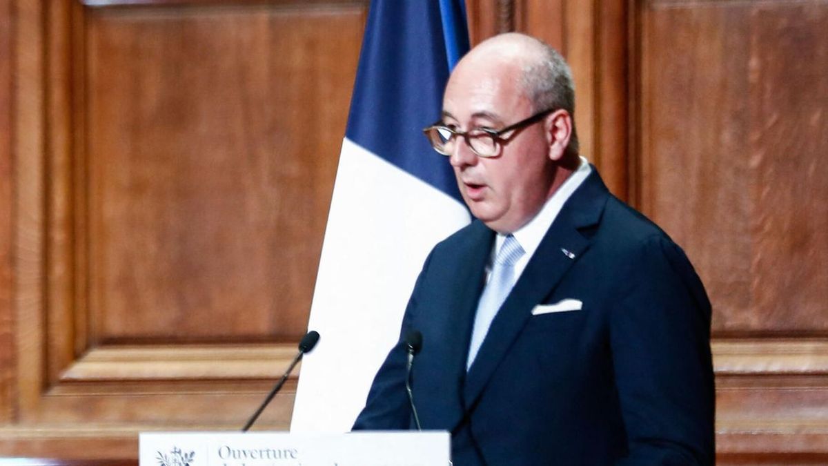 Le chef de l'établissement de Paris Christophe Kerrero se retire à cause de la proposition contestée de refonte des classes préparatoires.