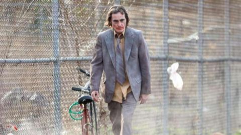 Les nouvelles photos de Joaquin Phoenix et Lady Gaga suggèrent une liaison hors du commun