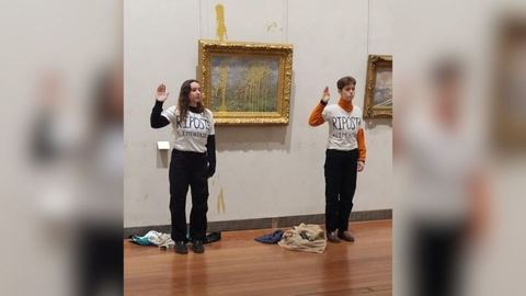 Lyon : Deux militants aspergent de soupe "Le Printemps", tableau de Claude Monet