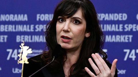 Nora Hamzawi critica la emisión de la nueva película de Jacques Doillon, acusado por varias actrices de agresión sexual