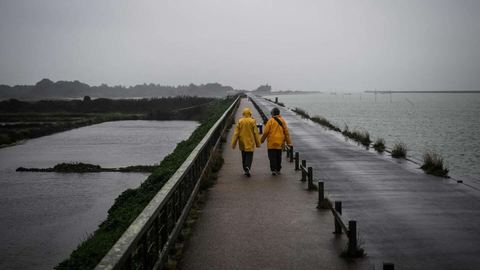Una muerte tras las inundaciones en Deux-Sèvres; 90.000 hogares sin electricidad