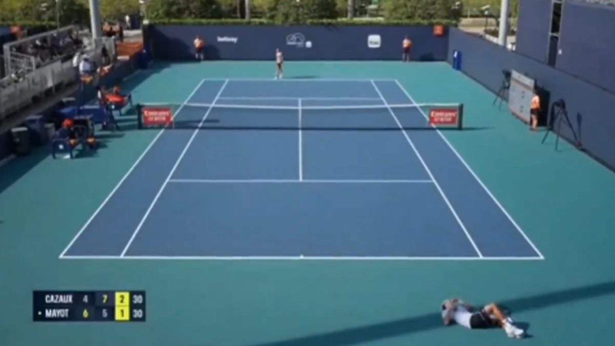 Arthur Cazaux, joueur de tennis, subit un malaise lors de son match contre Harold Mayot à Miami.