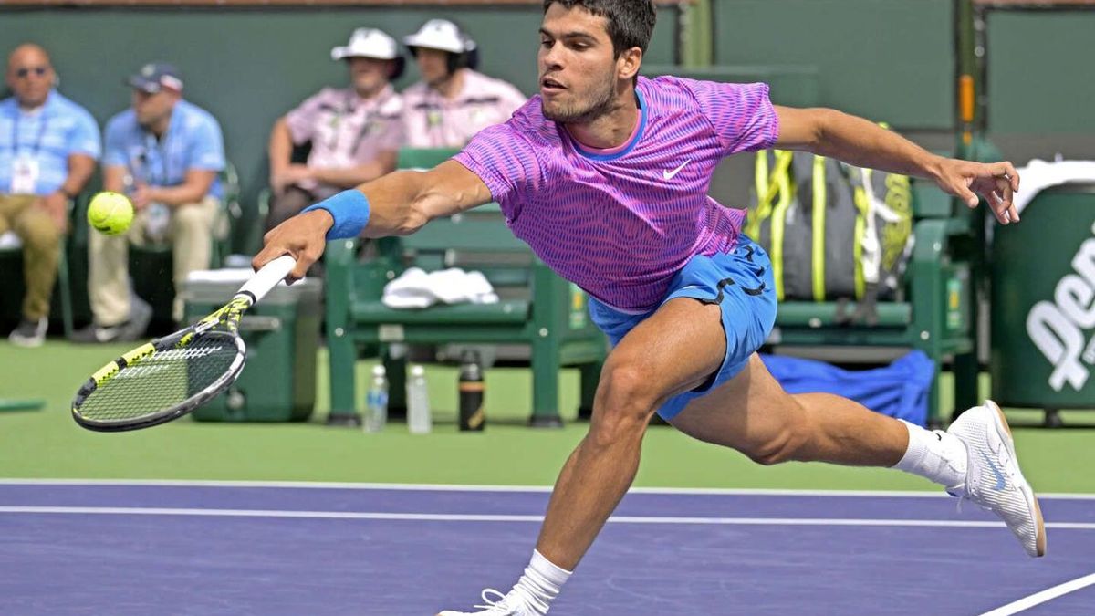 Carlos Alcaraz bat Daniil Medvedev 7-6, 6-1 et conserve son titre à Indian Wells