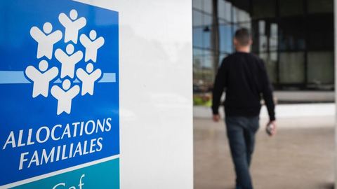 Changements majeurs en France à partir du 1er Avril 2024 : Fin de la vignette verte, modifications des allocations familiales et contrôle technique.