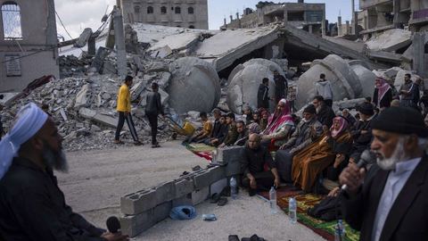 Début du Ramadan sous les bombardements israéliens à Gaza