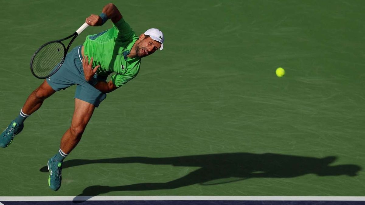 Djokovic perd un set lors de son retour à Indian Wells, tandis que cinq Français atteignent le troisième tour