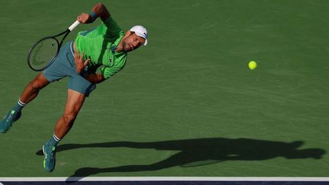 Djokovic pierde un set en su regreso a Indian Wells, mientras cinco franceses pasan a tercera ronda