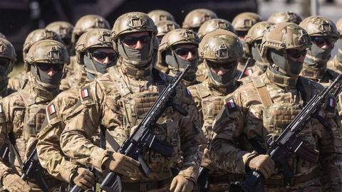La Pologne déploie des avions de chasse suite à des lancements de missiles russes