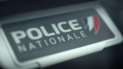 La policía de La Courneuve en Seine-Saint-Denis es objeto de ataques con morteros