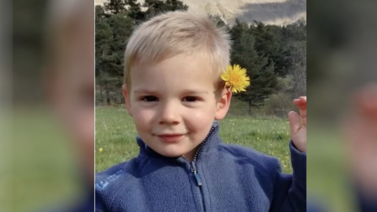 La trouvaille des ossements d'un jeune garçon entraîne l'enquête dans une nouvelle étape