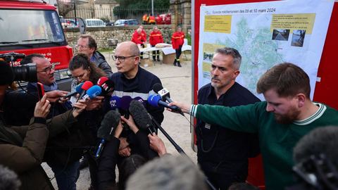 Los servicios de emergencia encuentran los cuerpos de tres personas arrastradas por las aguas