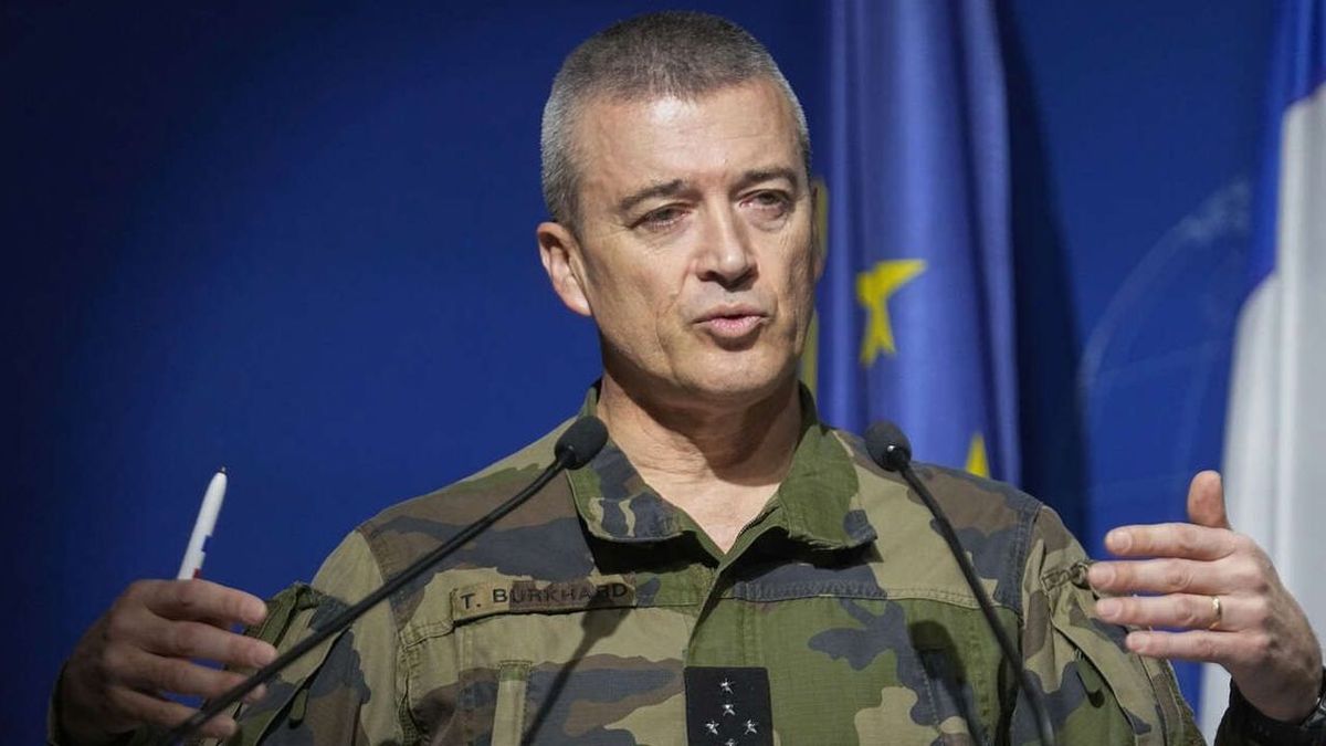 "Macron veut signaler à Poutine que nous sommes au courant des enjeux en Ukraine", déclare le général Thierry Burkhard
