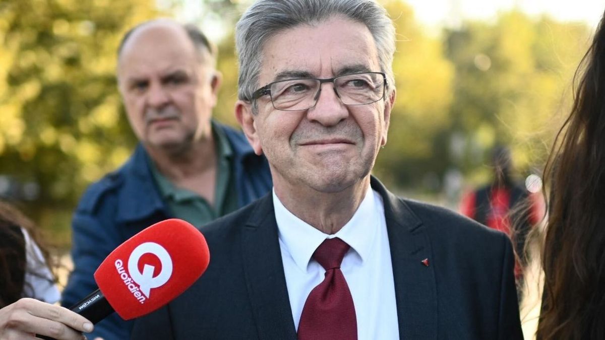 Mélenchon se présente aux européennes sous la bannière LFI sans viser l'élection