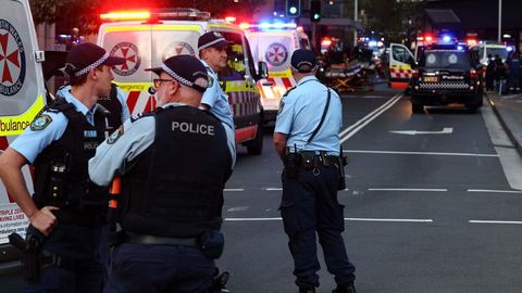 Ataque fatal con cuchillo en Sydney: seis personas muertas y un sospechoso eliminado, actualización sobre la situación en Australia.