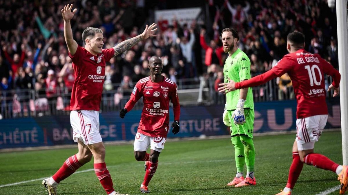 Brest renforce sa position de numéro deux et ses ambitions en Ligue des champions en vainquant Metz