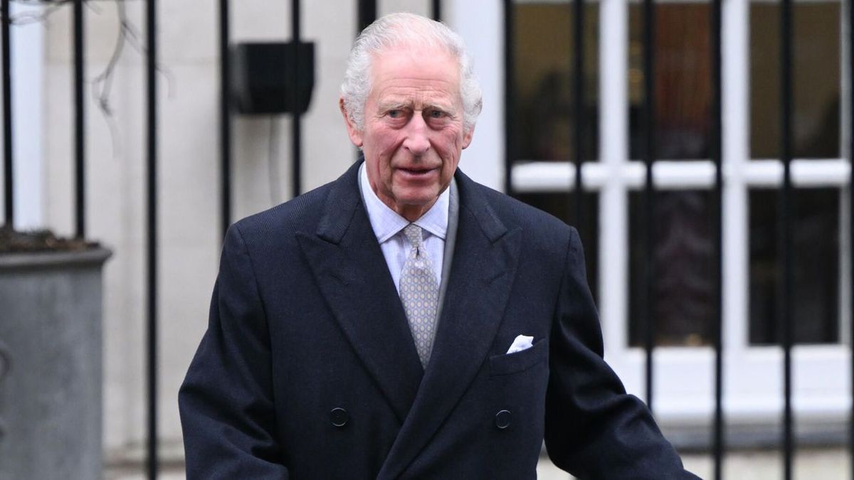 Charles III, the recovering king, returns to office after a break due to cancer