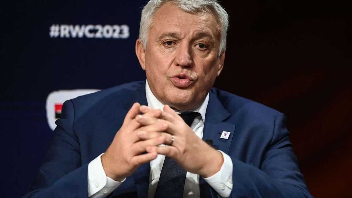 Claude Atcher, ancien dirigeant démis de la Coupe du monde de rugby, règle ses comptes avec la ministre des sports