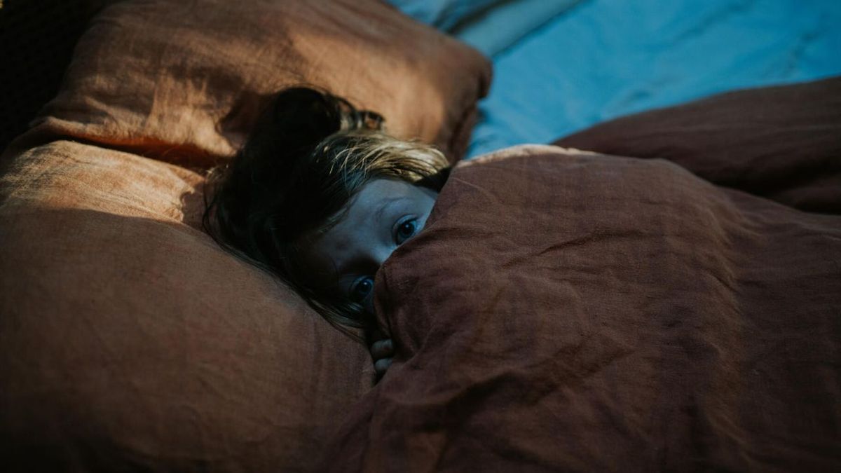 Comprendre la peur du noir chez les enfants et comment les soutenir