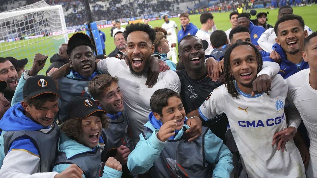 OM qualifies for the semi-finals of the Europa League to save their season.