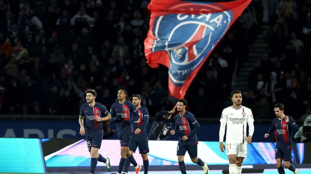 La douzième victoire du Paris Saint-Germain en championnat français : le triomphe d'une équipe « plus discrète »