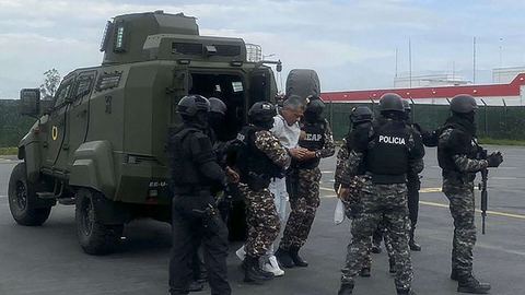 Les diplomates mexicains se préparent à partir de l'Equateur suite à l'assaut policier sur leur ambassade à Quito.
