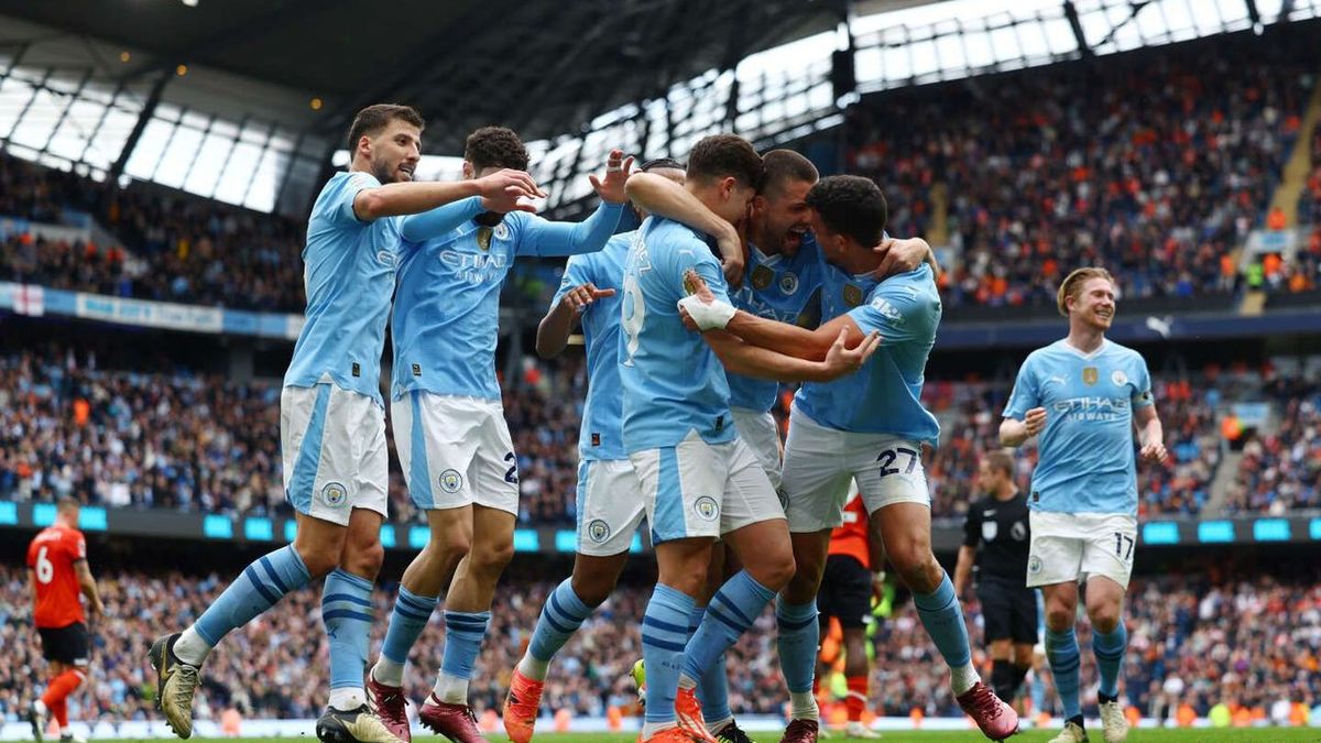 Manchester City, Arsenal and Liverpool in tight fight for the English championship