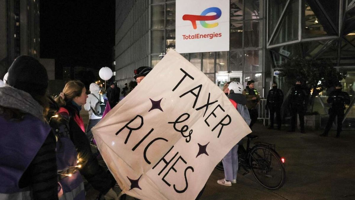 Nationaliser TotalEnergies pour contrôler la décarbonation est intéressant, mais taxer ses superprofits semble encore plus judicieux