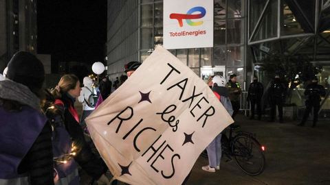 Nationaliser TotalEnergies pour contrôler la décarbonation est intéressant, mais taxer ses superprofits semble encore plus judicieux