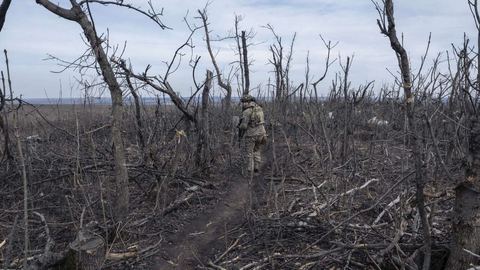 Selon un général ukrainien, l'est du pays compte sept à dix fois plus de troupes russes que d'ukrainiennes