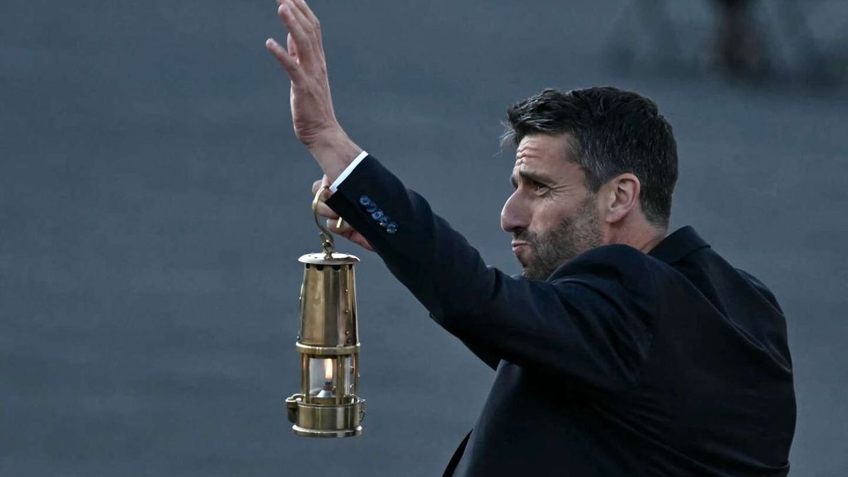 Tony Estanguet accueille la flamme olympique pour la France à Athènes