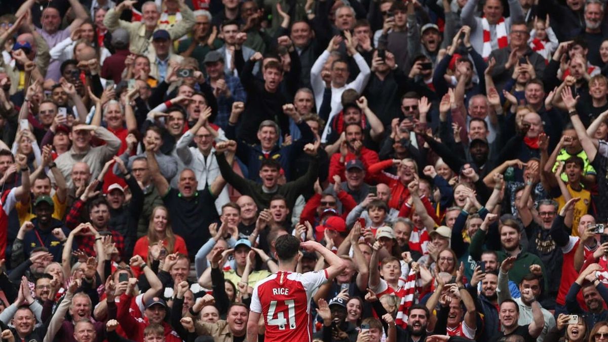 Arsenal atteint à nouveau l'apogée du championnat anglais, 20 ans après les 'Invincibles'