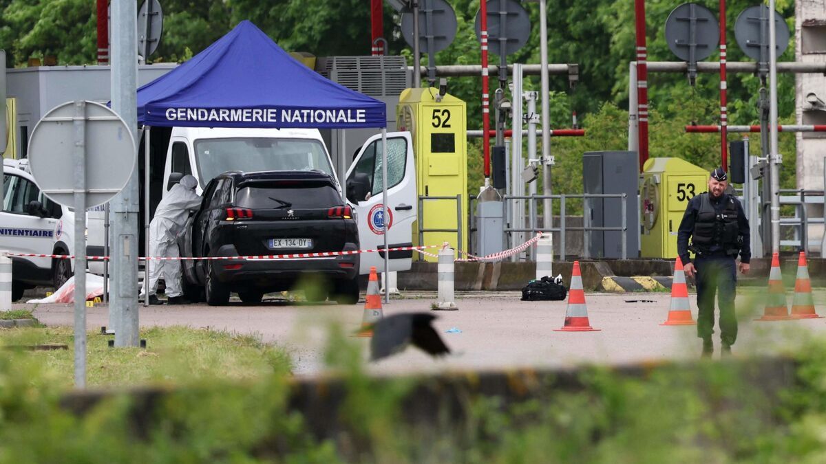Camionnette attaquée dans l'Eure : deux gardiens de prison en danger de mort, affirme Dupond-Moretti