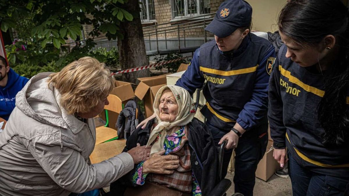 Deux morts et vingt-cinq blessés suite à une attaque russe sur Kharkiv, selon les autorités locales