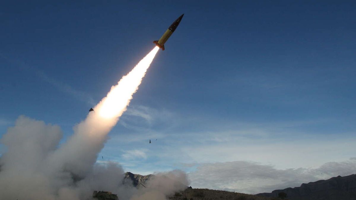 La Russie affirme avoir intercepté quatre missiles américains à longue portée, tirés par l'Ukraine, au-dessus de la Crimée.