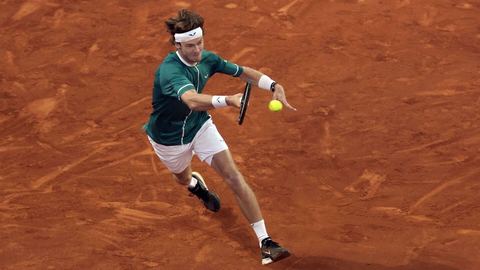 Le joueur russe Andrey Rublev décroche son deuxième trophée en Masters 1000 à Madrid