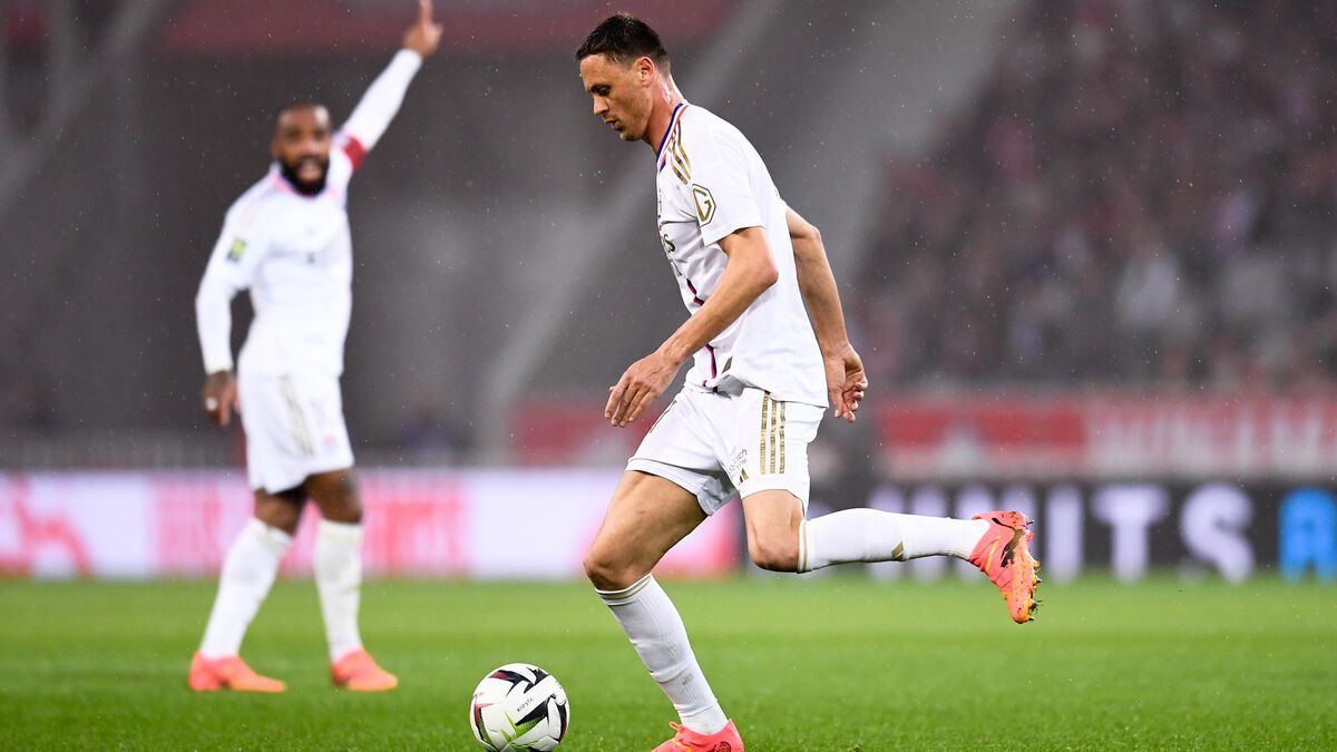 Ligue 1 : rencontres cruciales pour l'OL et l'OM pour une place européenne... Vivez le multiplex de la 33e journée en français.