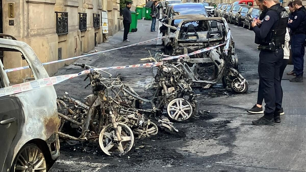 Paris : la thèse criminelle favorisée suite à l’incendie de plusieurs véhicules