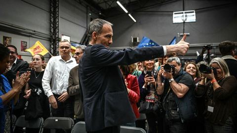 Raphaël Glucksmann s'oppose à la retraite à 60 ans: Analyse des critiques des insoumis et der communistes