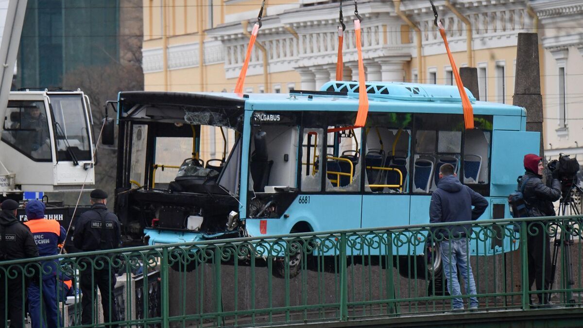 Russie: Un bus tombe dans une rivière à Saint-Pétersbourg, faisant au moins sept victimes mortelles