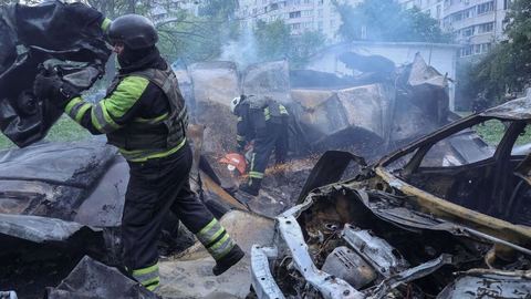 Según las autoridades locales, un ataque ruso en Járkov deja más de una veintena de heridos